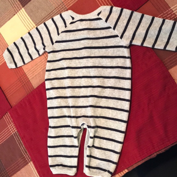 Baby Gap Onesie - Picture 2 of 4